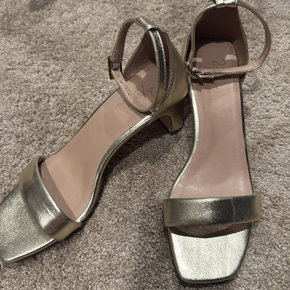 Naturalizer Elegant Gold Women's Sandals - Picture 2 of 8